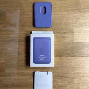 iPhone FineWoven Wallet with MagSafe - Mulberry